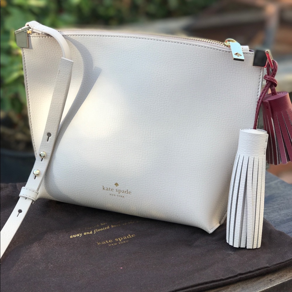 Kate Spade New York - FOSTER COURT PEPPER TASSEL