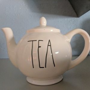 Rae Dunn teapot