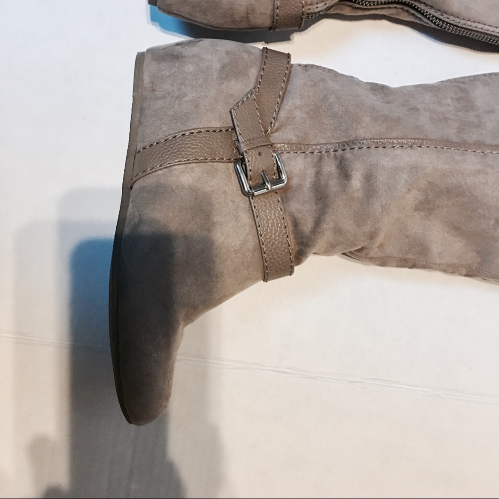 Express under knee suede boots. Size 6 - Picture 7 of 7