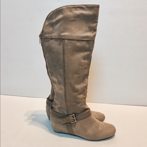 Express under knee suede boots. Size 6 - Picture 3 of 7