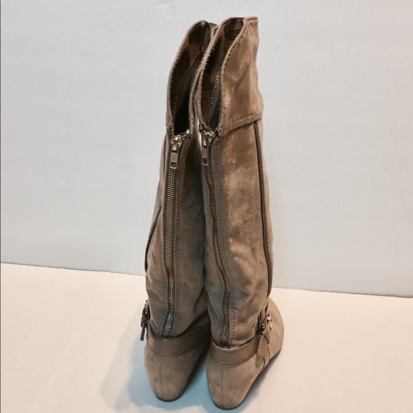Express under knee suede boots. Size 6 - Picture 4 of 7