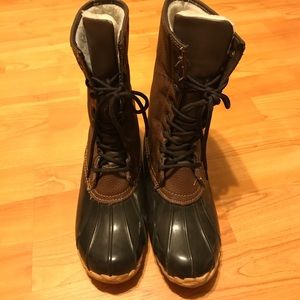 Brown duckboots