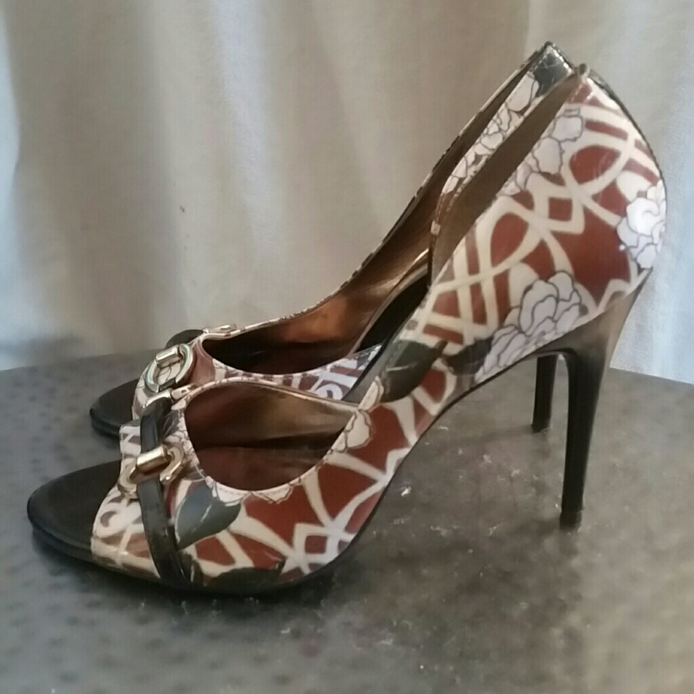 Carlos by Carlos Santana Heels: $30/OBO
