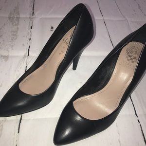 Vince Camuto shoe's black classic pumps leather