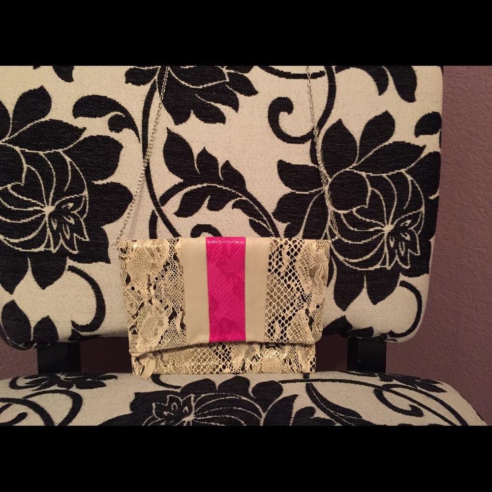 BRAND NEW pink and beige snake crossbody clutch - Picture 3 of 8