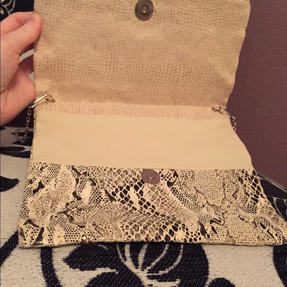 BRAND NEW pink and beige snake crossbody clutch - Picture 5 of 8