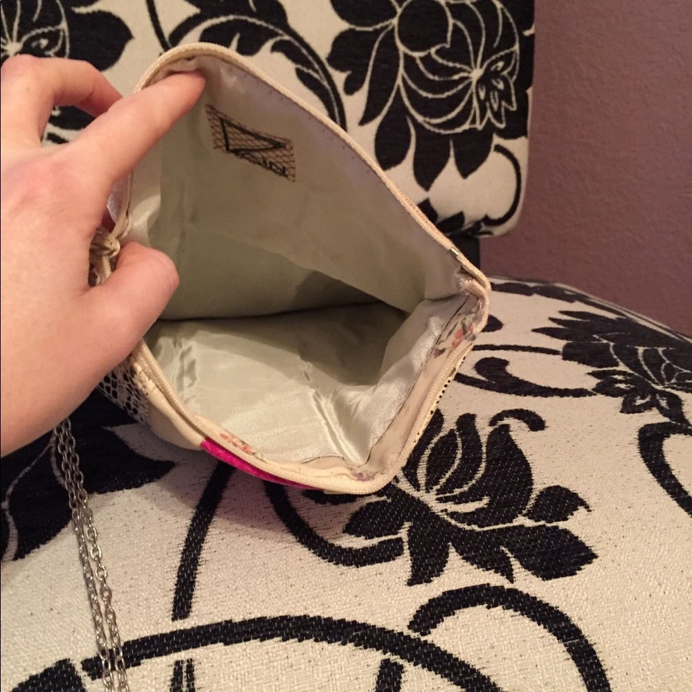 BRAND NEW pink and beige snake crossbody clutch - Picture 6 of 8