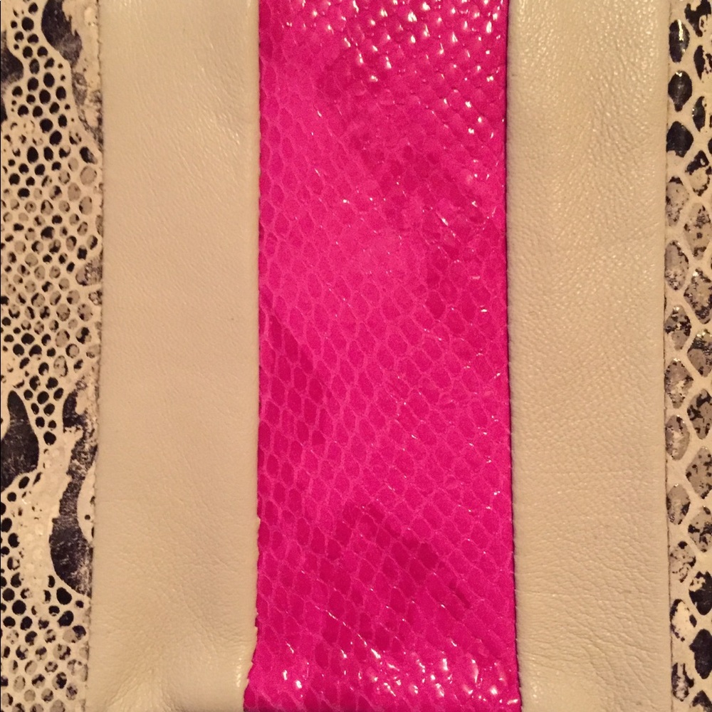 BRAND NEW pink and beige snake crossbody clutch - Picture 7 of 8