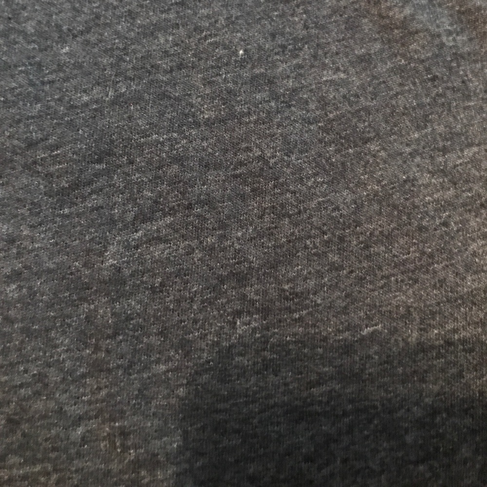 NWT HOLISTER T-SHIRT!🔥🔥 - Picture 4 of 5