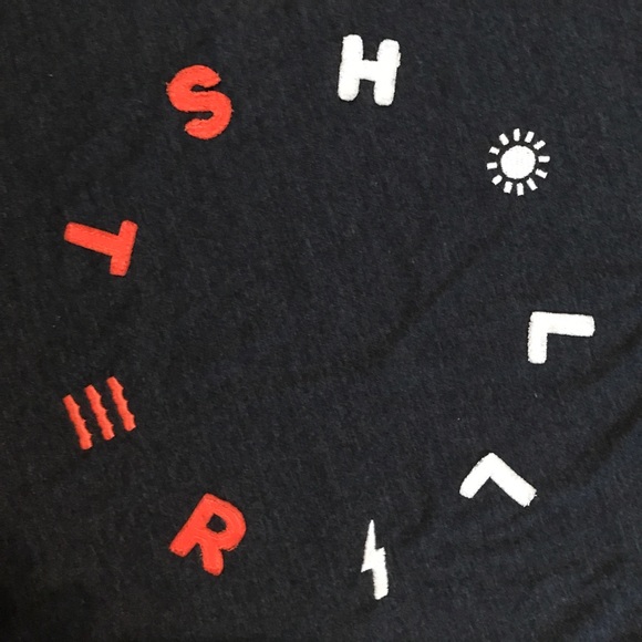 NWT HOLISTER T-SHIRT!🔥🔥 - Picture 2 of 5