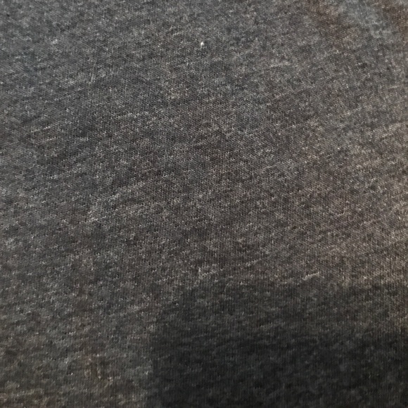 NWT HOLISTER T-SHIRT!🔥🔥 - Picture 4 of 5