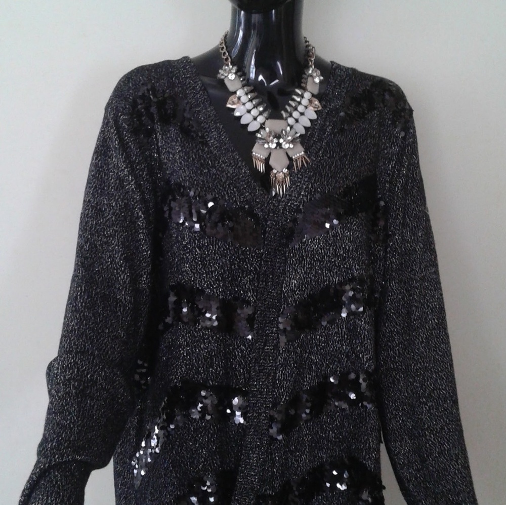 Sweater - Picture 4 of 7