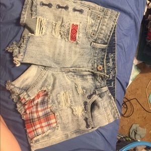 NWOT shorts! Look cute with the denim and plaid!