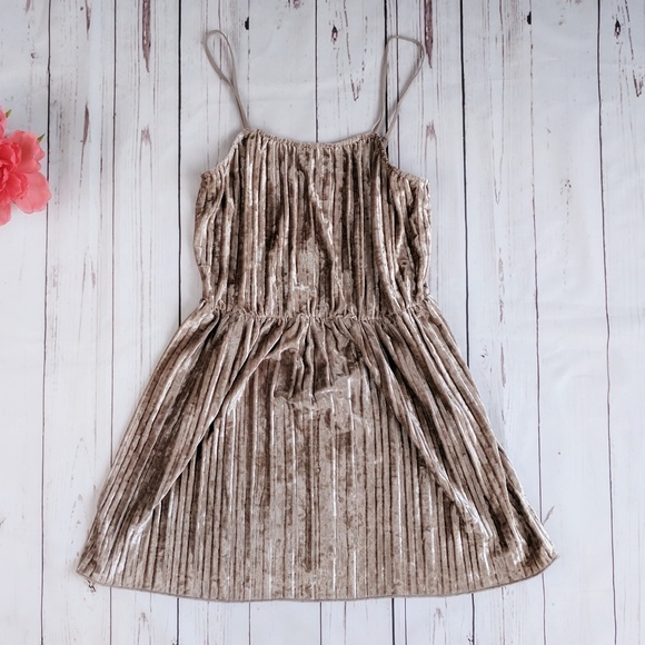 SUGAR+LIPS • pleated velvet sequin dress taupe - Picture 6 of 8