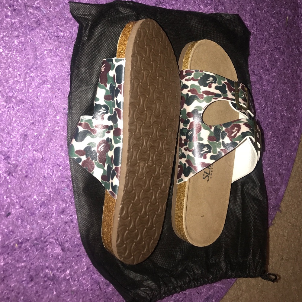 Slippery customs - Picture 2 of 3