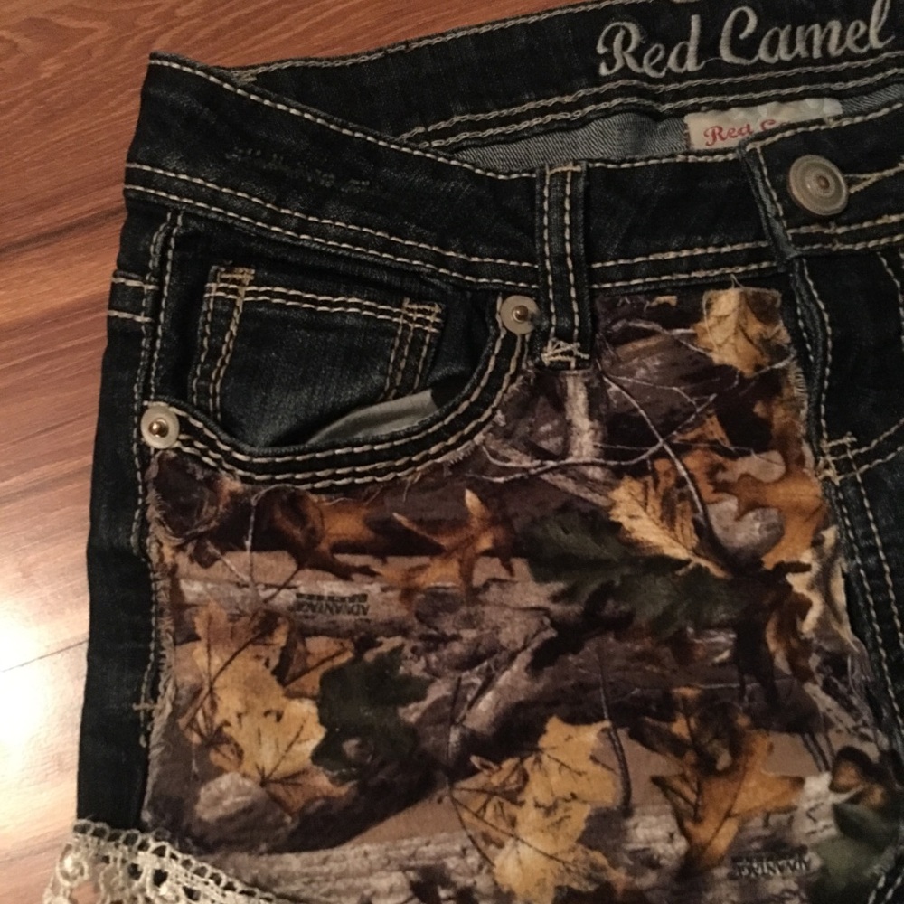 Shorts - Picture 2 of 3