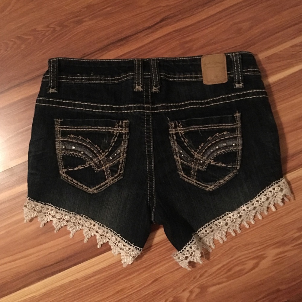 Shorts - Picture 3 of 3