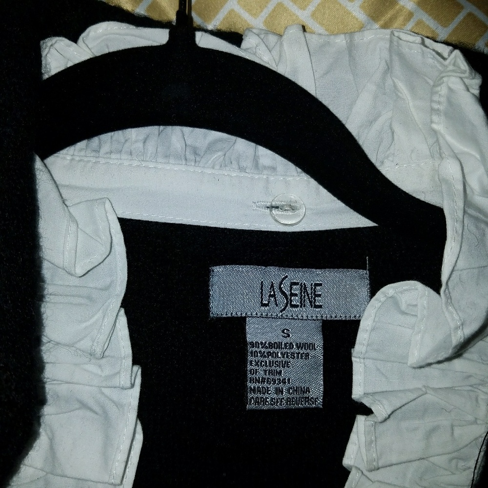 LaSene Jacket - Picture 2 of 3