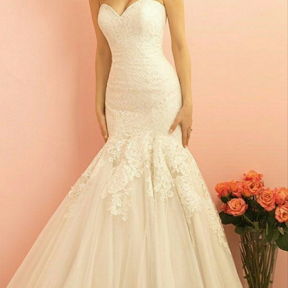Allure Bridals Dresses & Skirts - Allure Romance Wedding Gown