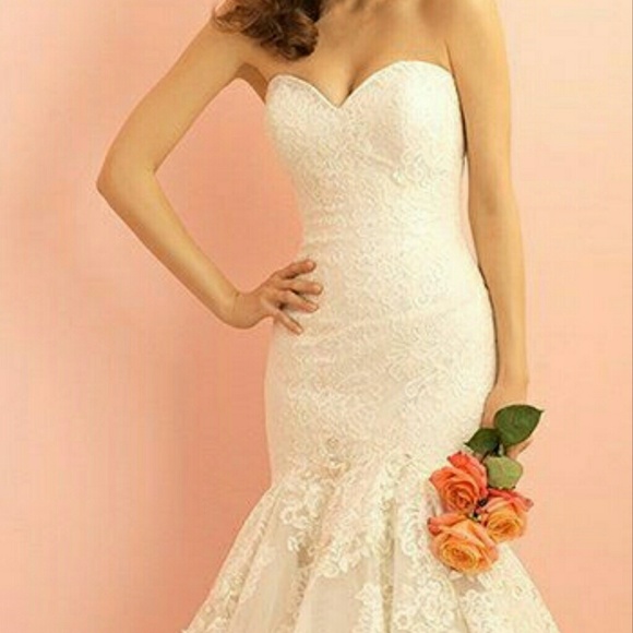 Allure Romance Wedding Gown - Picture 3 of 6