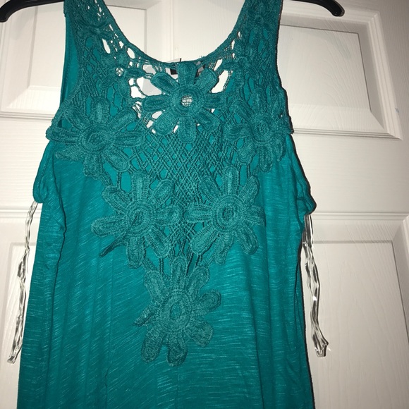 Dress - Picture 3 of 3