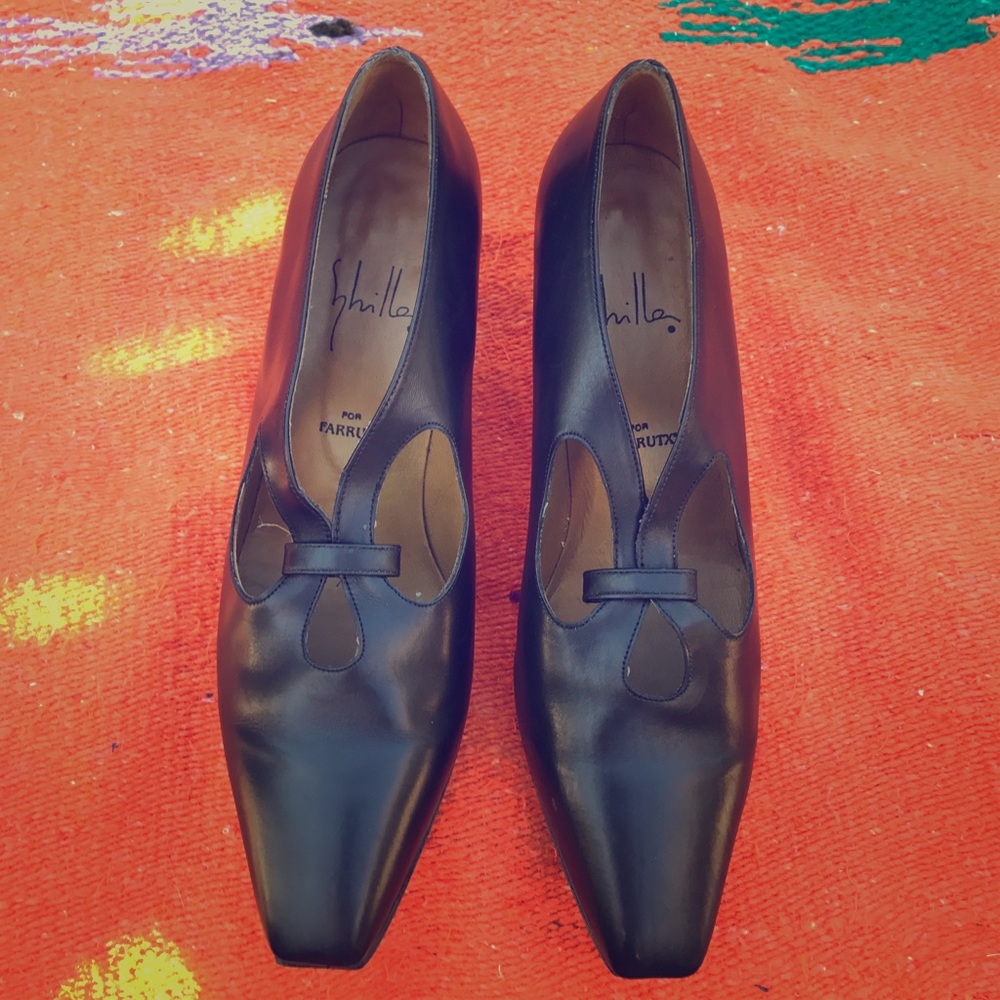 Circa 1985 Farrutx Black leather pump