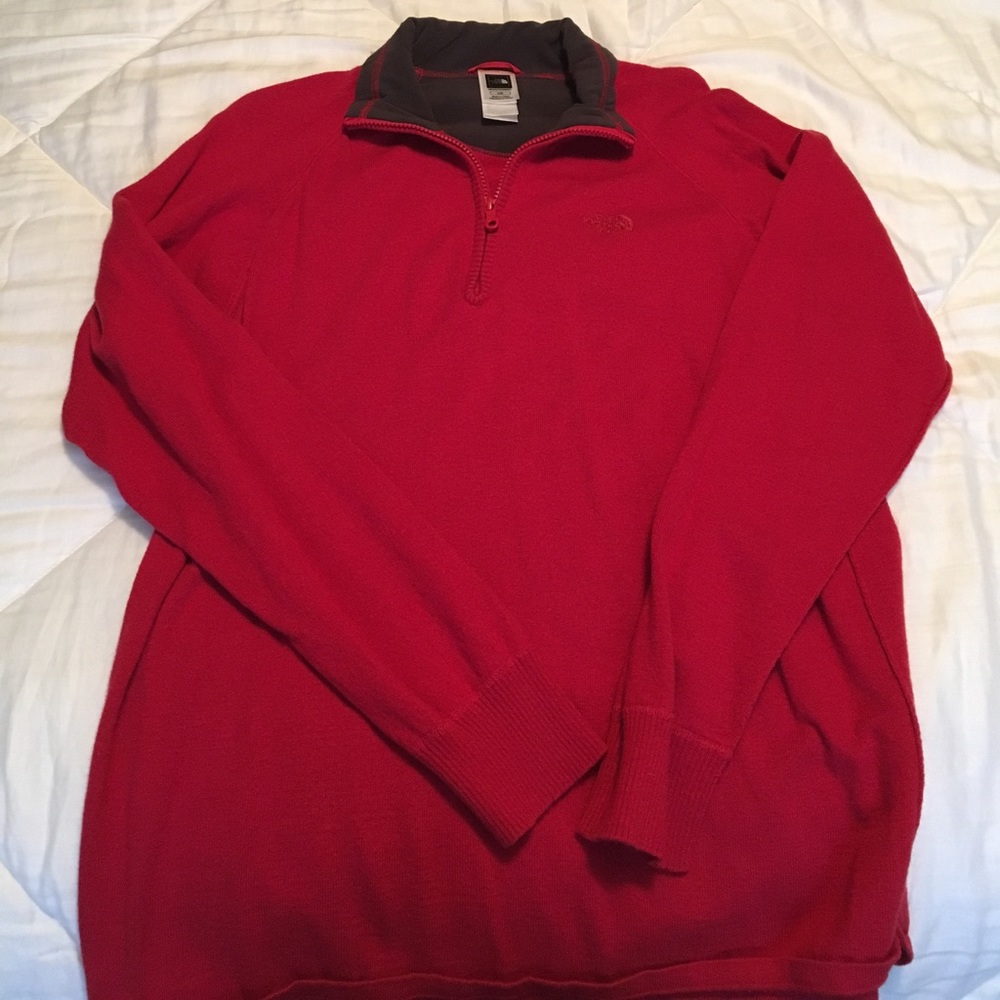 Men's North face quarter zip!