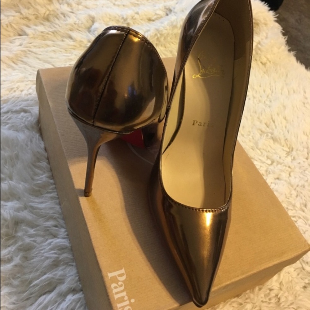 New never worn red bottom heels