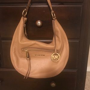 Micheal kors purse! Make offers!