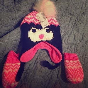 NWT children's place hat and glove set 0-6 mo