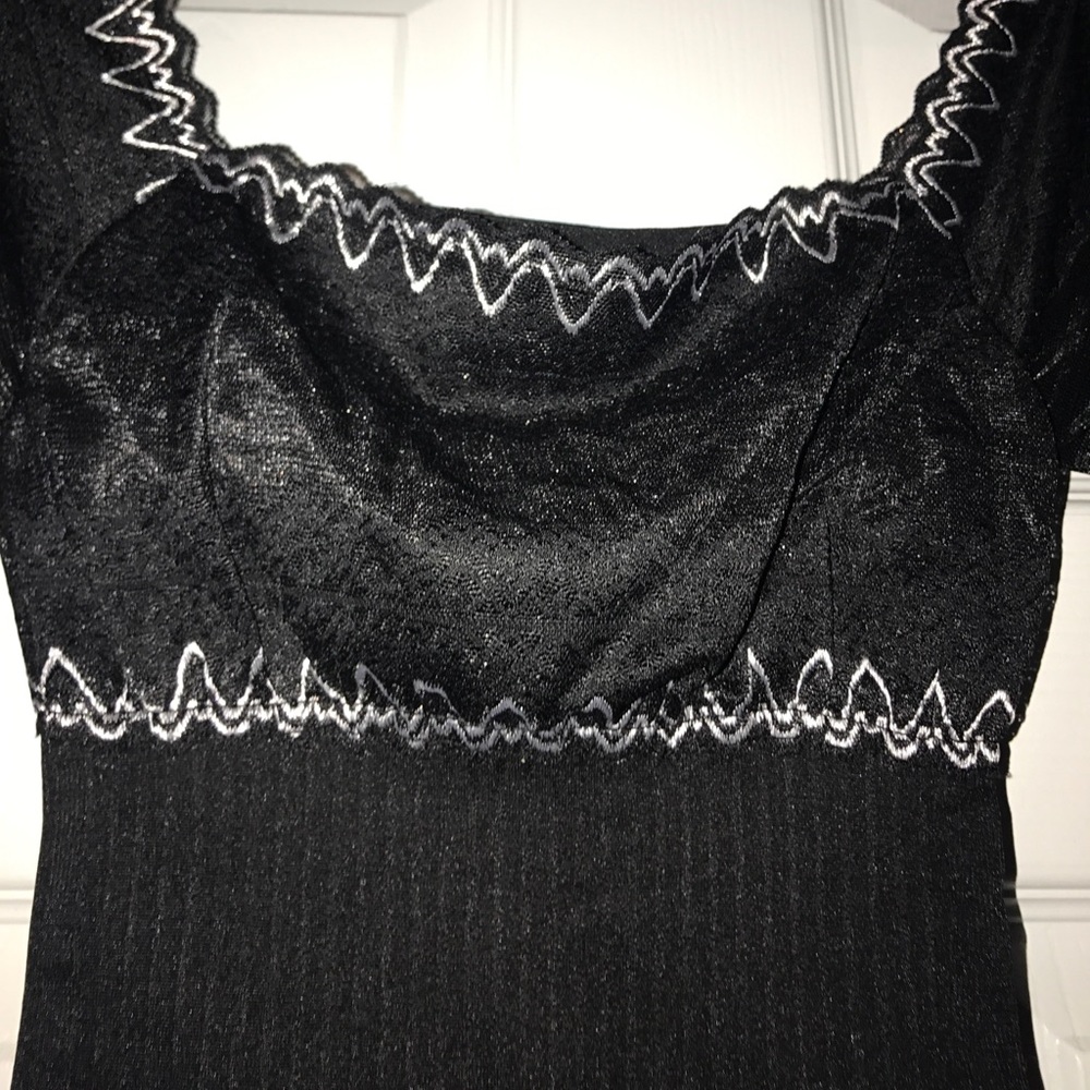 Blouse - Picture 2 of 3