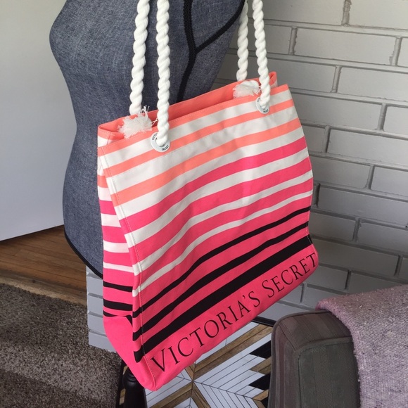 NWT Victoria’s Secret tote - Picture 1 of 5