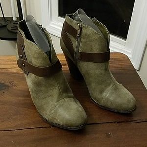 Ankle bootie city classified brag-h Olive