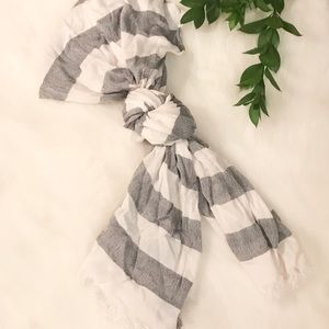 Forever 21 White and Blue Striped Scarf