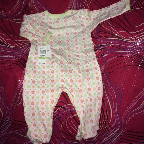 Calvin Klein layette - Picture 2 of 5