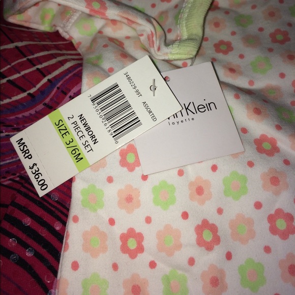 Calvin Klein layette - Picture 3 of 5