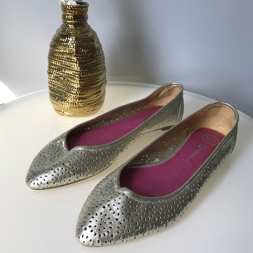 Jeffrey Campbell Gold Flats - Picture 1 of 8