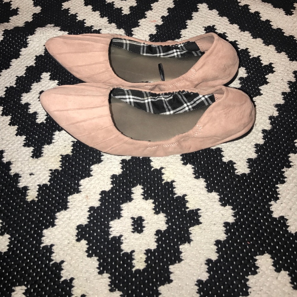 Flats - Picture 2 of 2