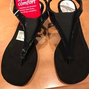 Woman's sandals size 5- brand new