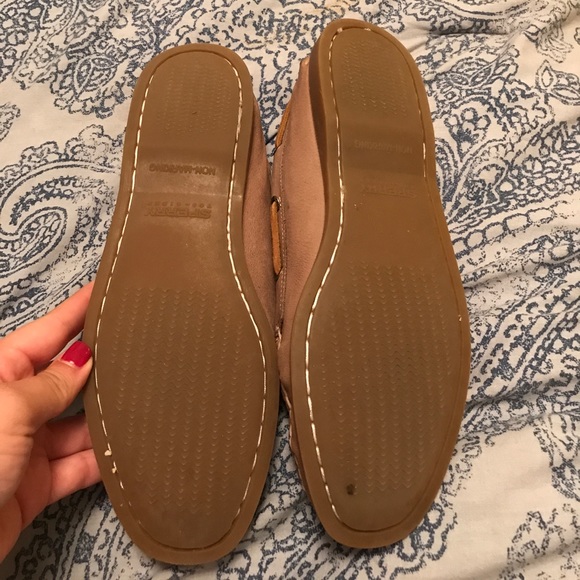 Women’s Sperrys - Picture 2 of 3