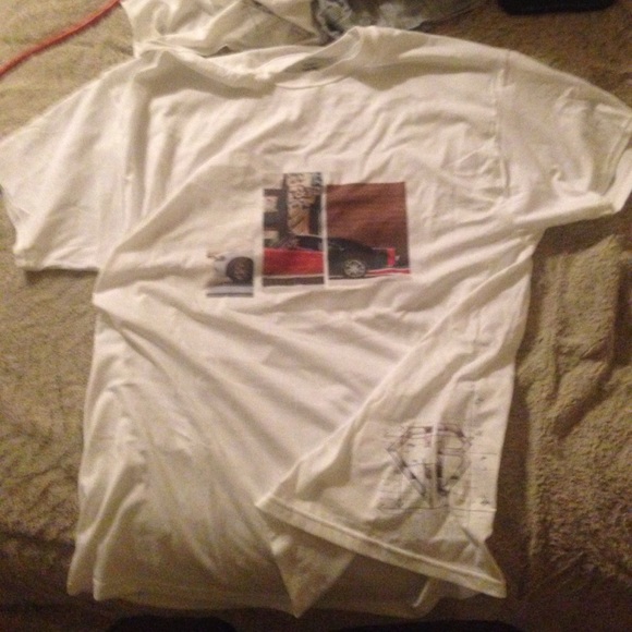 CB Designs t-shirt - Picture 2 of 2