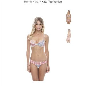 BNWT skatie bikini