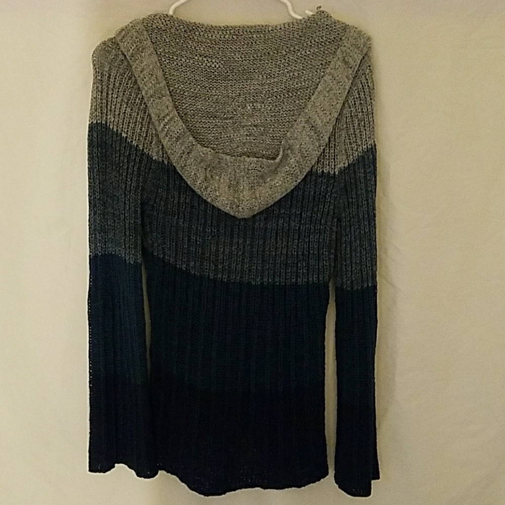 Sweater - Picture 4 of 4