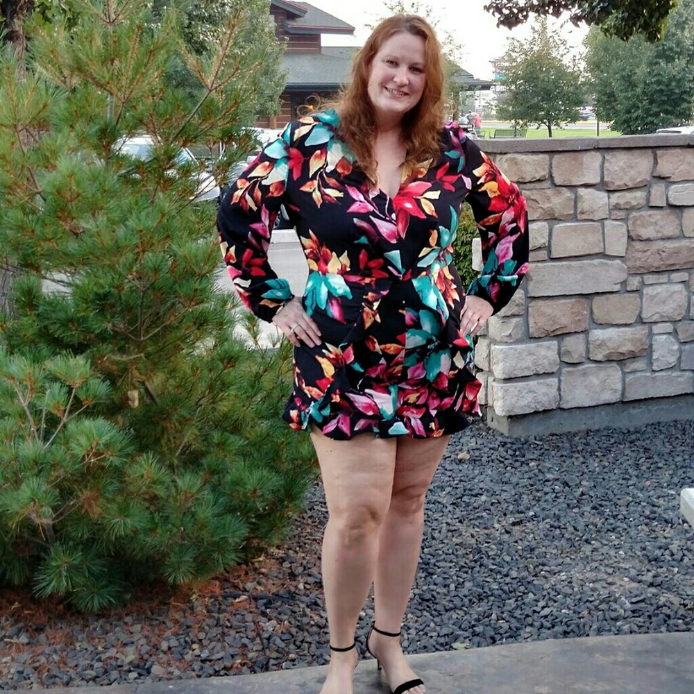 Floral Ruffle Romper "Junior" Plus 2x - Picture 4 of 5