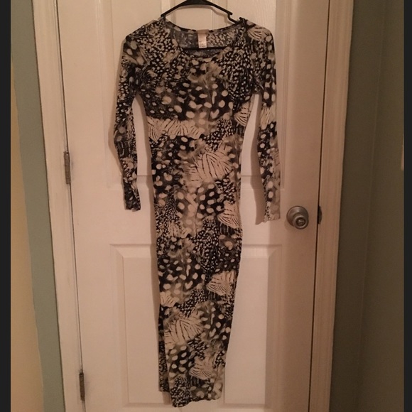 Form fitting dress - Picture 1 of 3