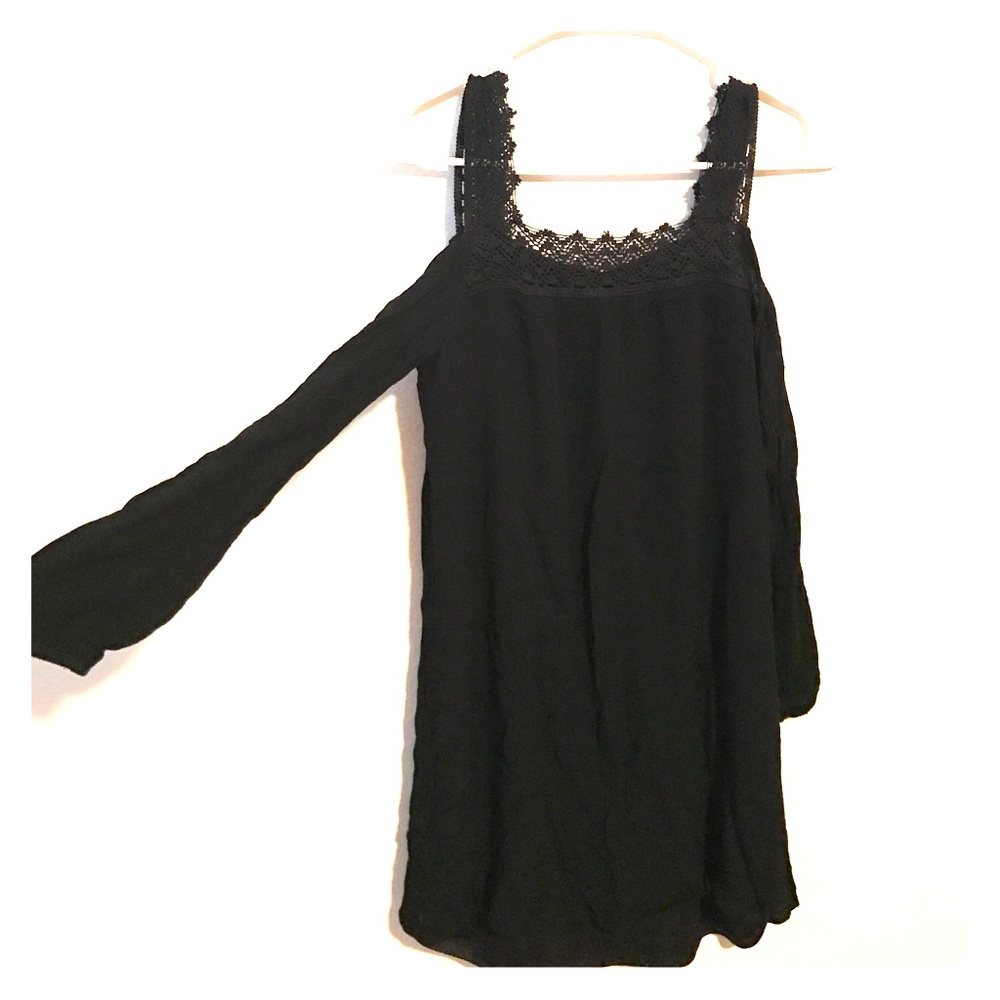 Black, quarter sleeve, shoulderless dress (S)