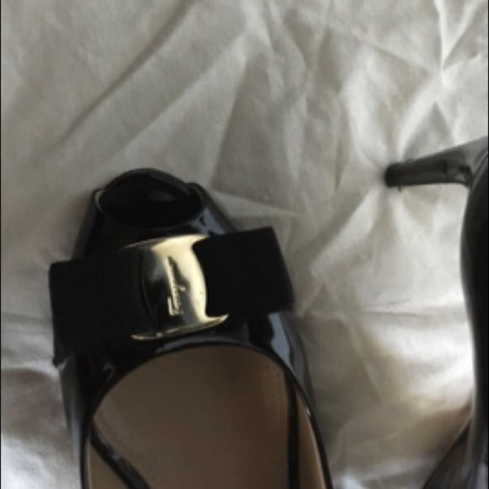 Shoes - Picture 4 of 6