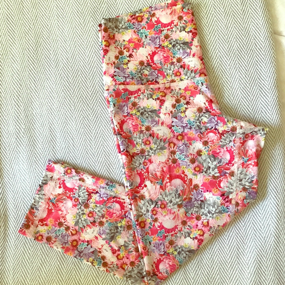 Lululemon Floral Cropped Leggings