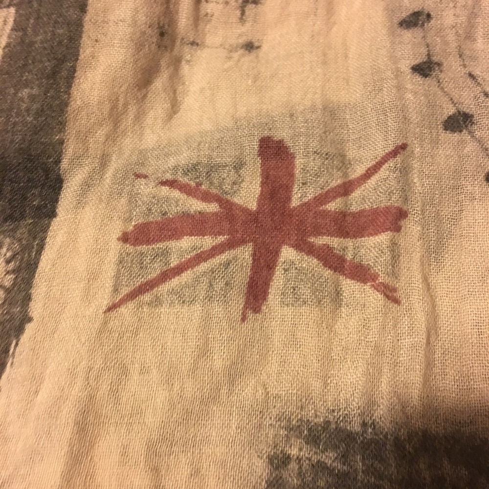 England designed scarf - Picture 3 of 6