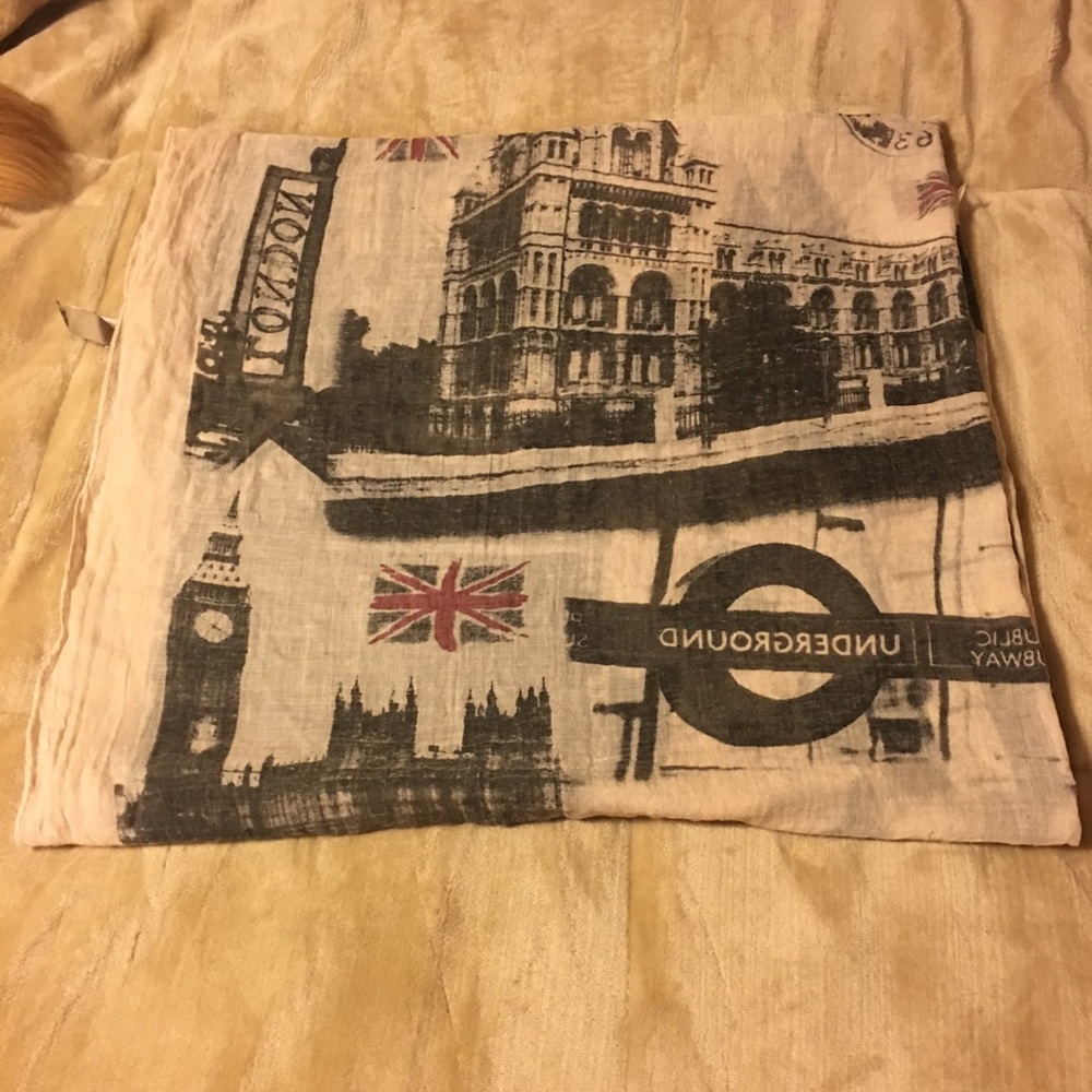 England designed scarf - Picture 4 of 6